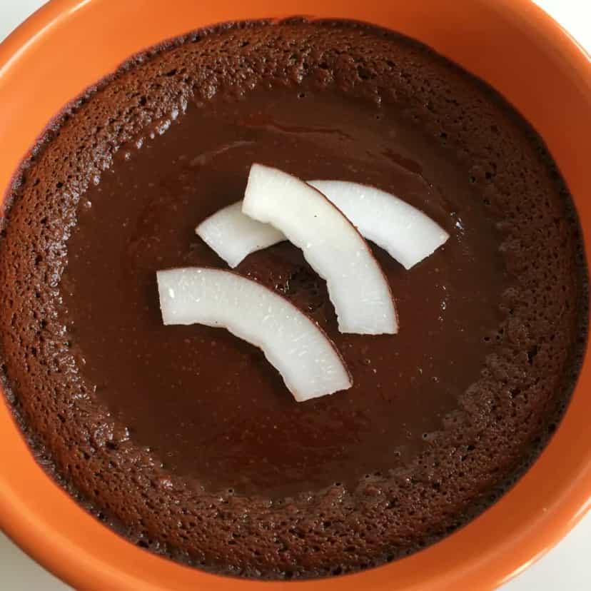 Foto deliciosa de Mousse de Banana com Chocolate e Coco pronta para servir - Pudins & Cremes