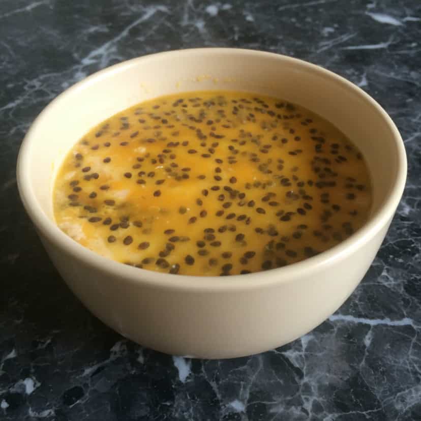 Foto deliciosa de Mousse de Maracujá Cremosa pronta para servir - Pudins & Cremes