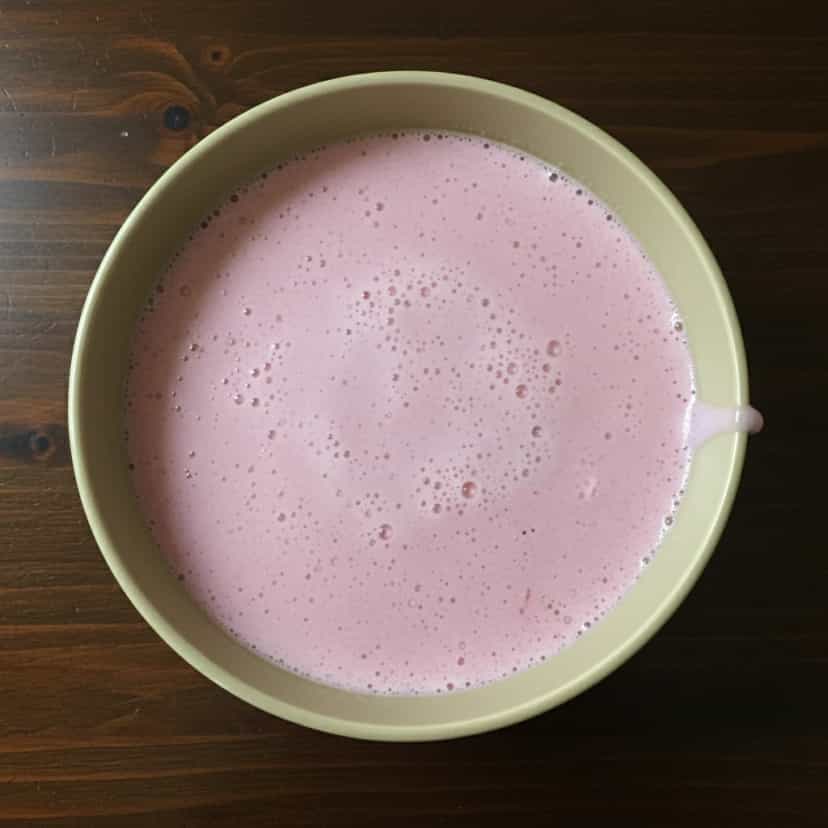 Foto deliciosa de Mousse de Morango com Coco Cremosa pronta para servir - Pudins & Cremes