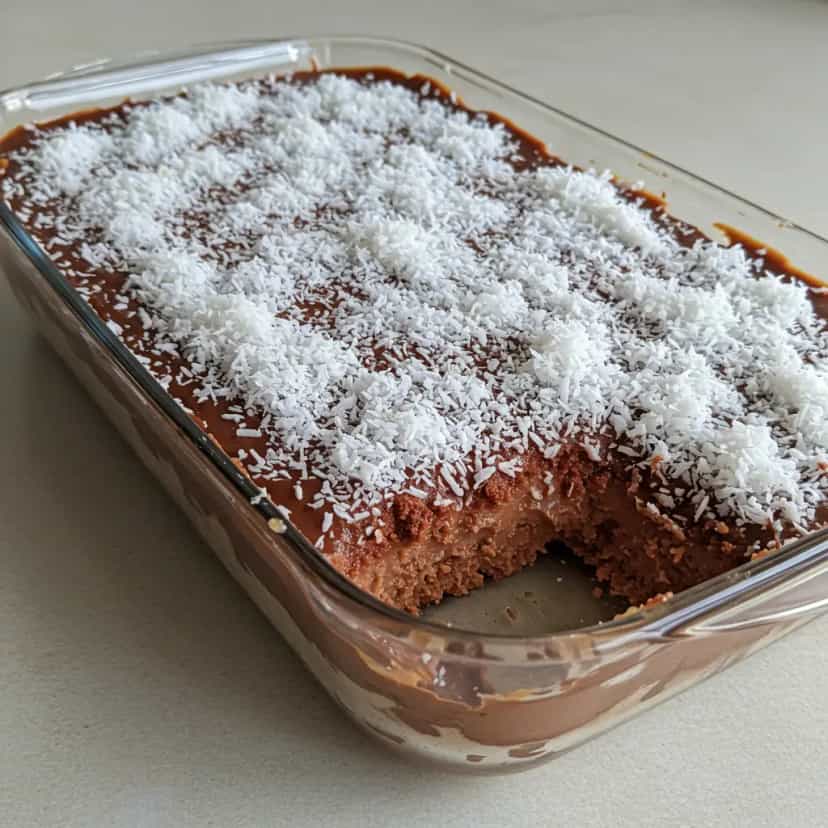 Foto deliciosa de Mousse de Prestígio pronta para servir - Pudins & Cremes