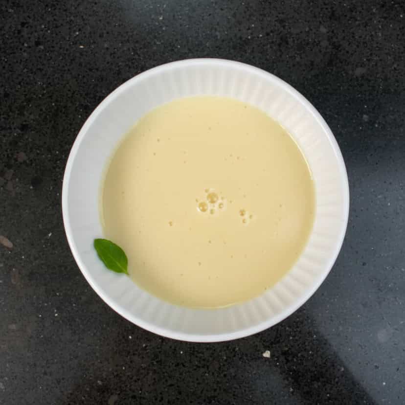 Foto deliciosa de Mousse Rápida de Limão pronta para servir - Pudins & Cremes