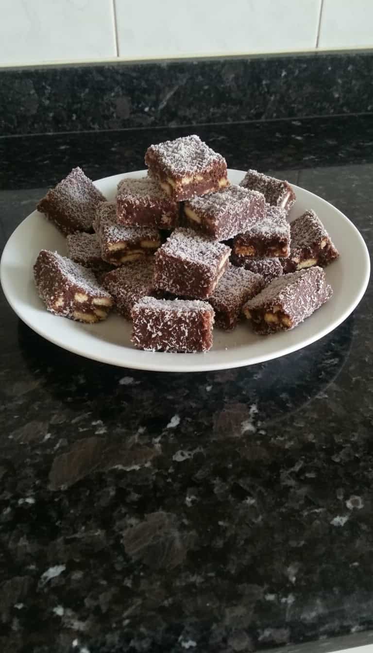 Foto deliciosa de Palha Italiana Clássica pronta para servir - Outras Receitas