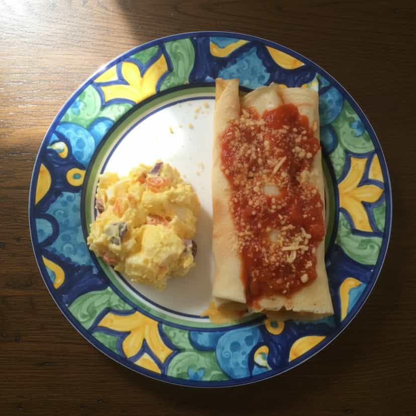 Foto deliciosa de Panquecas Brasileiras Simples pronta para servir - Panquecas & Waffles