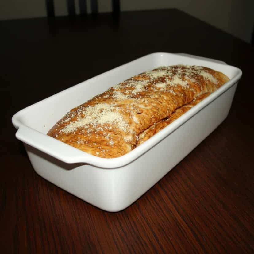 Foto deliciosa de Pão de Alho, Manjericão e Parmesão pronta para servir - Lanches de Padaria