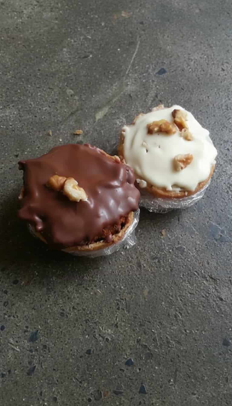 Foto deliciosa de Pão de Mel Recheado com Trufa de Nozes pronta para servir - Outras Receitas