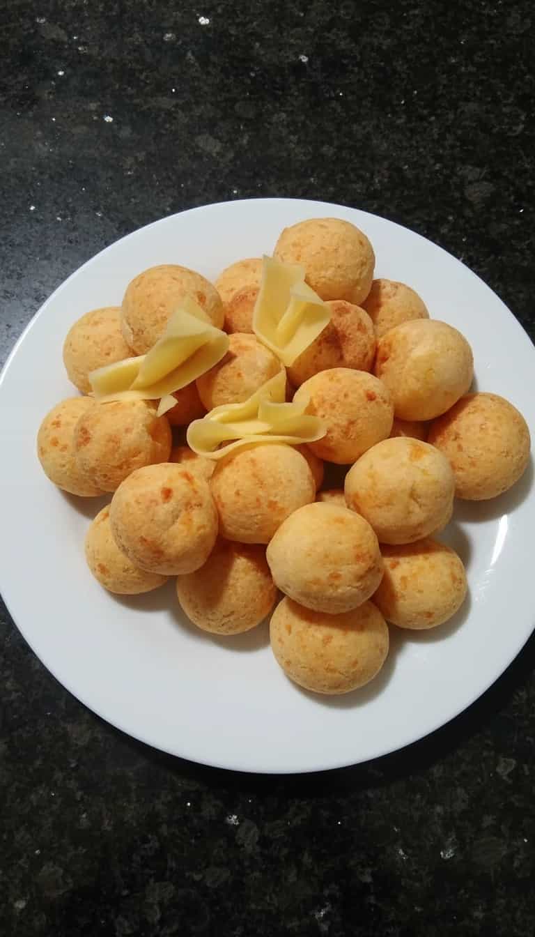 Foto deliciosa de Pão de Queijo com Polvilho Azedo pronta para servir - Lanches de Padaria