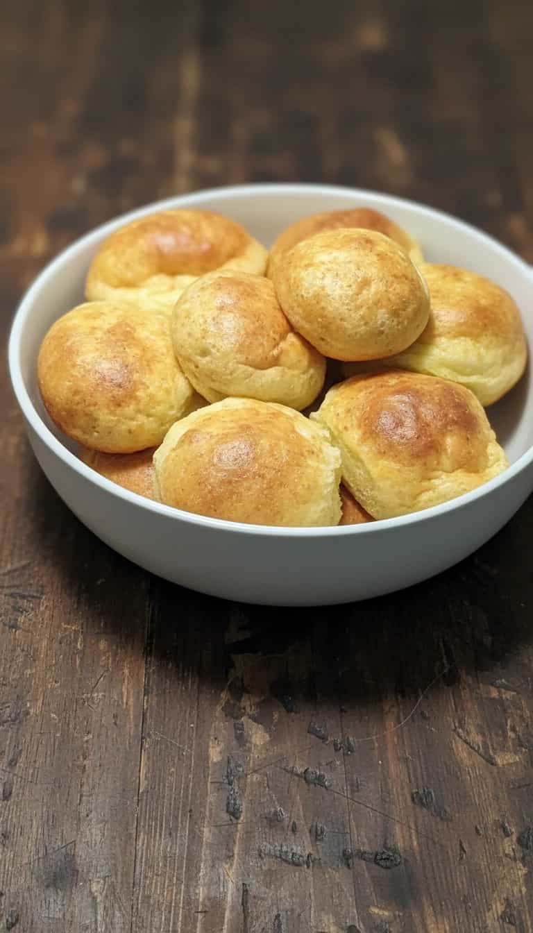 Foto deliciosa de Pão de Queijo Sem Glúten pronta para servir - Lanches de Padaria