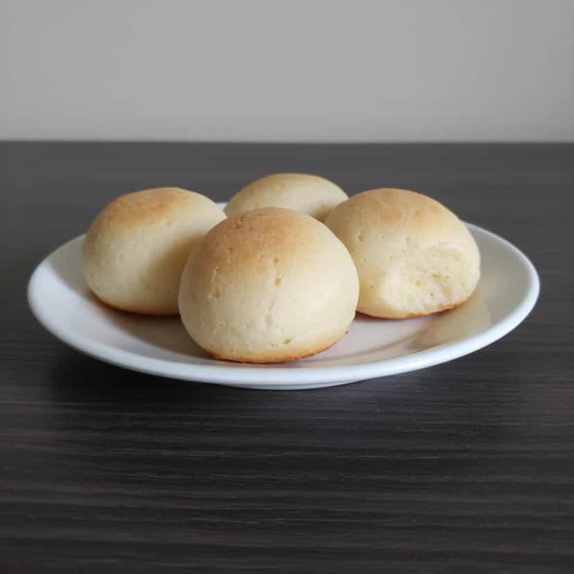 Foto deliciosa de Pão de Queijo Simples e Delicioso pronta para servir - Lanches de Padaria
