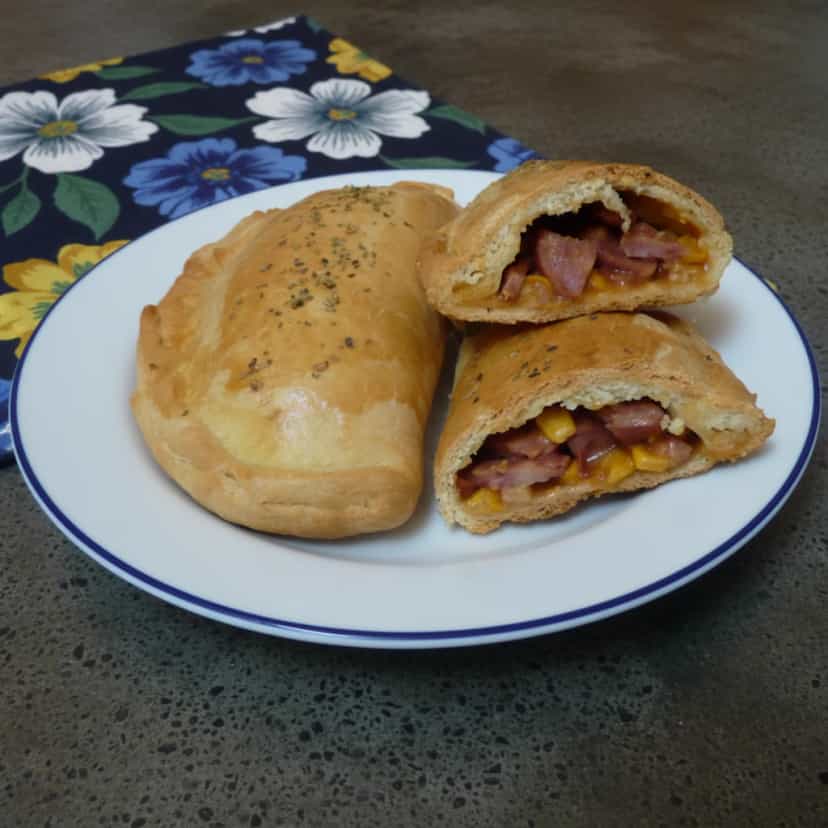 Foto deliciosa de Pastel de Forno Caseiro pronta para servir - Salgadinhos