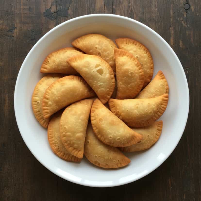 Foto deliciosa de Pastel Oriental pronta para servir - Salgadinhos