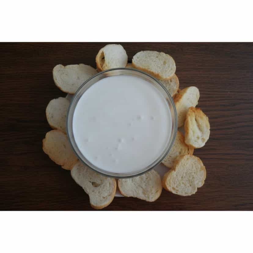 Foto deliciosa de Patê de Alho Cremoso pronta para servir - Pastas & Patês