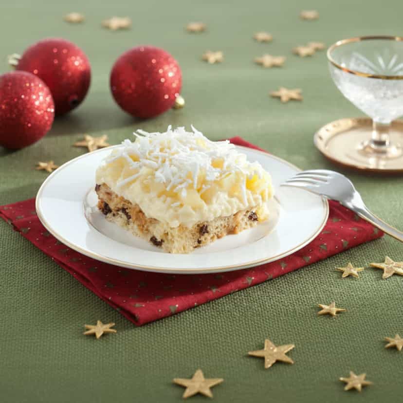 Foto deliciosa de Pavê de Abacaxi, Coco e Doce de Leite pronta para servir - Pudins & Cremes