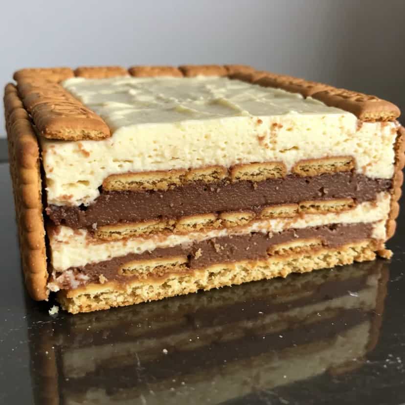 Foto deliciosa de Pavê de Biscoito Passatempo pronta para servir - Pudins & Cremes