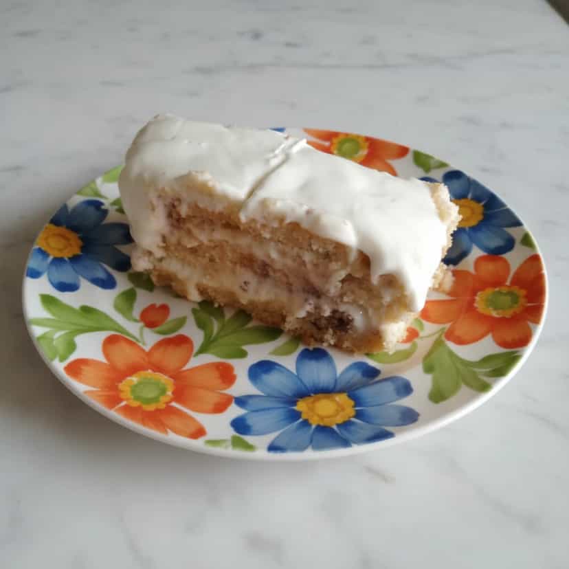 Foto deliciosa de Pavê de Bolo Inglês: Fácil e Delicioso pronta para servir - Pudins & Cremes