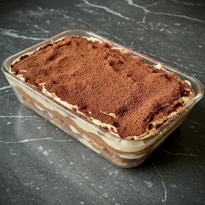 Foto deliciosa de Pavê de Chocolate e Creme pronta para servir - Pudins & Cremes