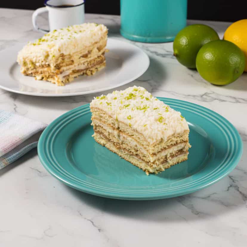 Foto deliciosa de Pavê de Limão Cremoso pronta para servir - Pudins & Cremes