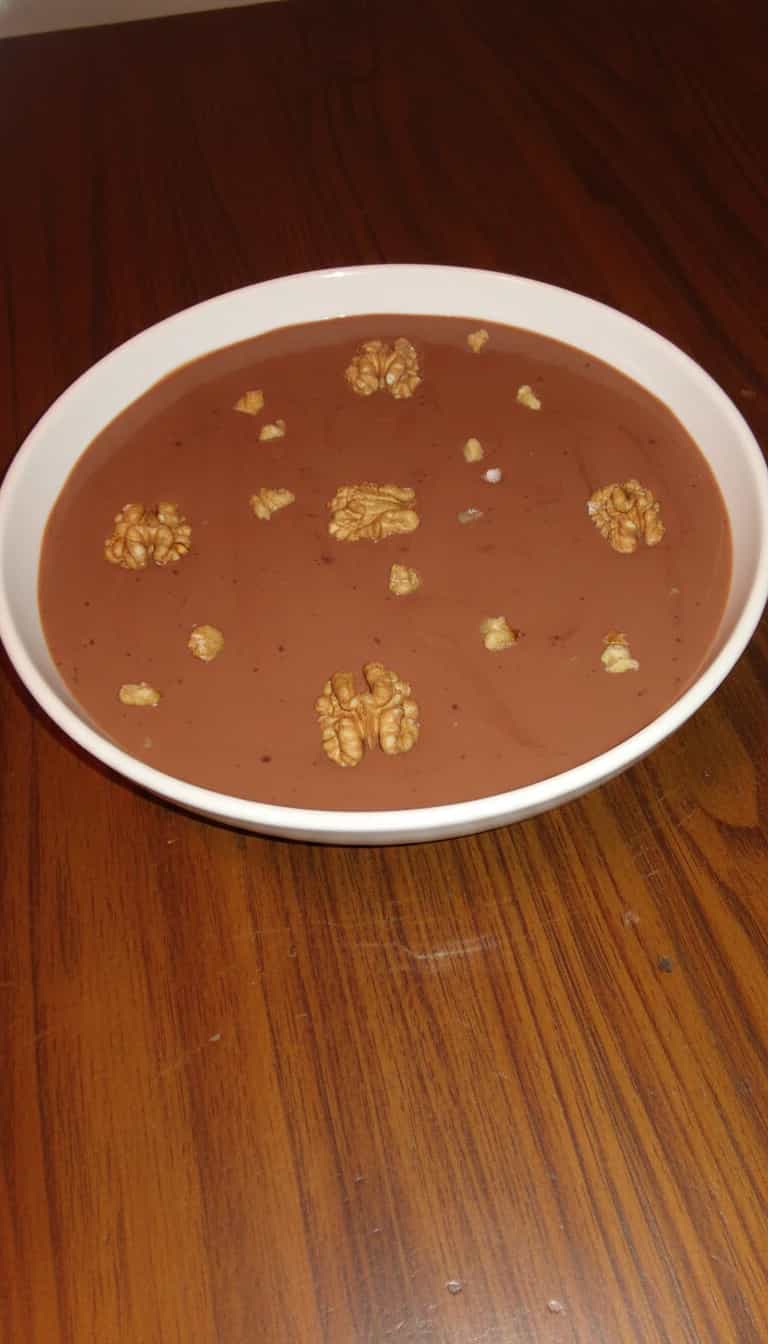 Foto deliciosa de Pavê de Nozes Natalino pronta para servir - Pudins & Cremes