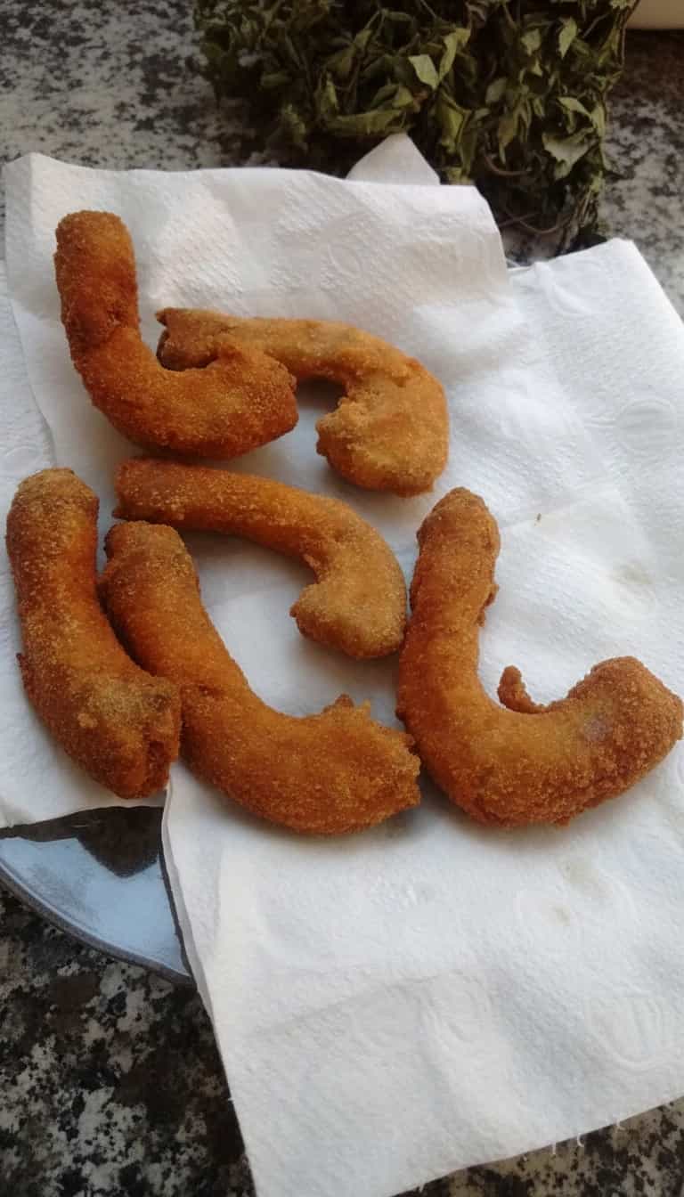 Foto deliciosa de Pescoço de Frango Empanado Crocante pronta para servir - Carnes & Frango