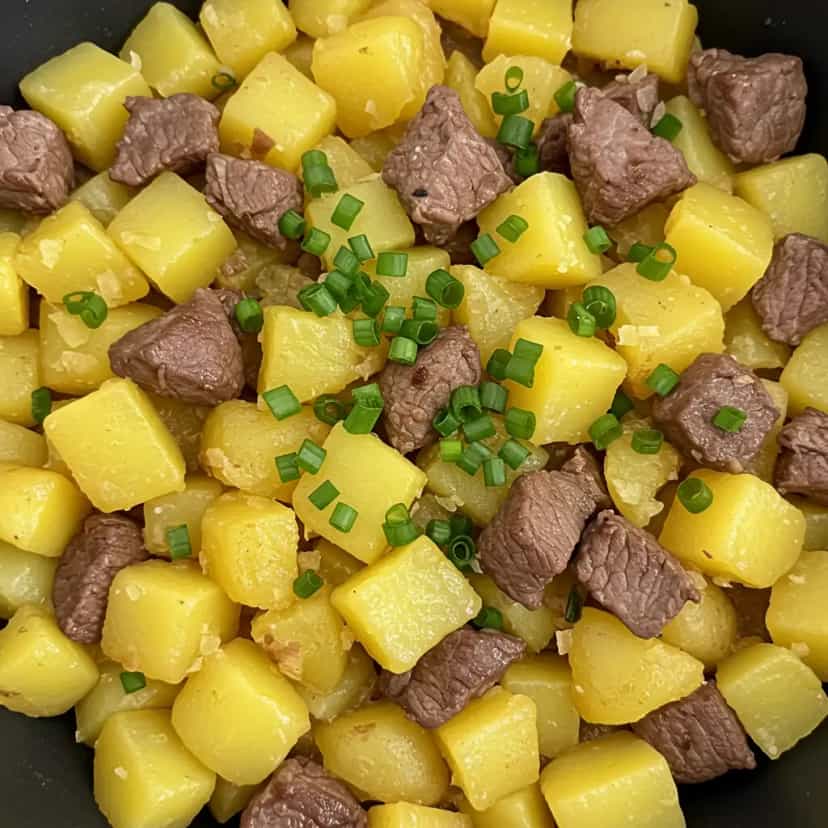 Foto deliciosa de Pescoço de Peru com Batata pronta para servir - Carnes & Frango