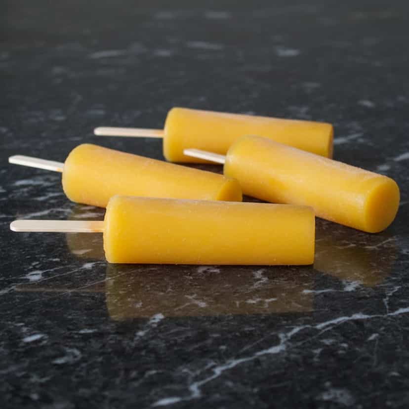 Foto deliciosa de Picolé Cremoso de Manga pronta para servir - Doces Gelados & Sorvetes