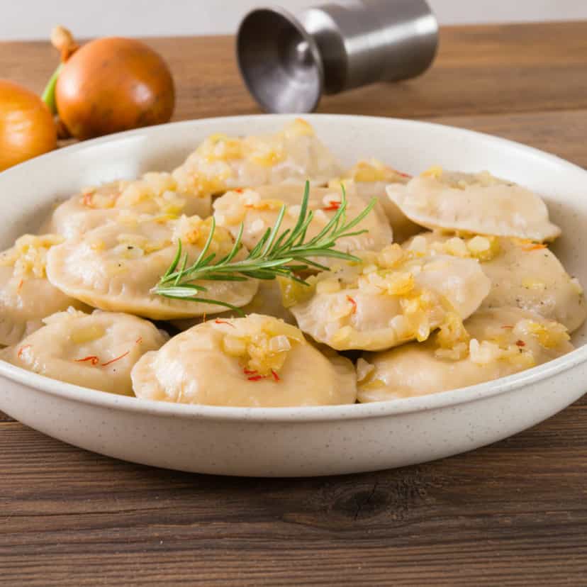Foto deliciosa de Pierogi de Ricota e Batata pronta para servir - Massas & Macarrão
