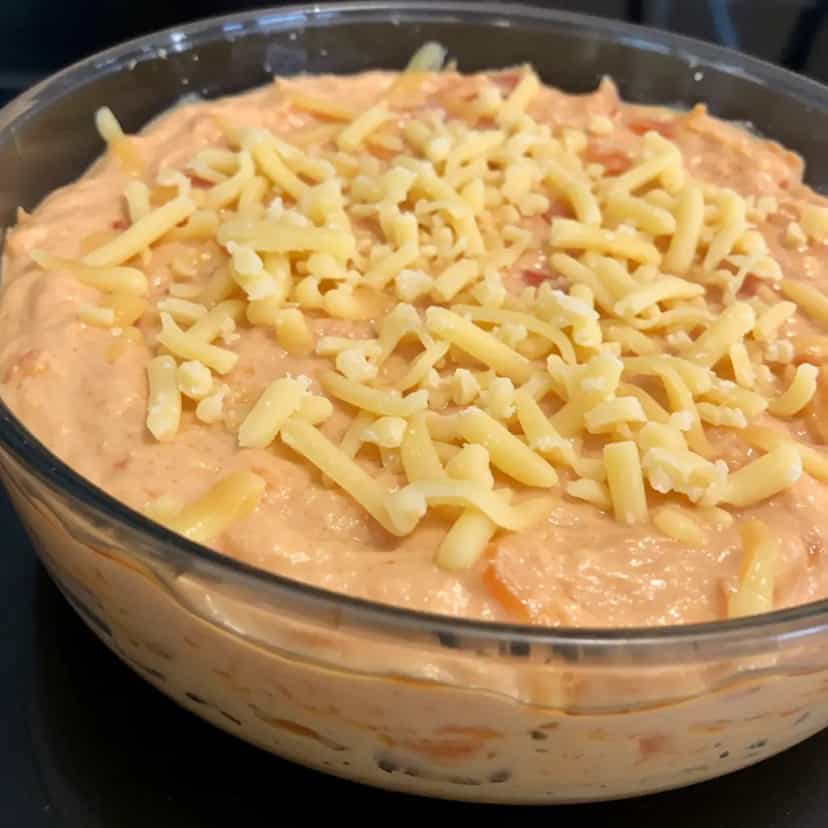 Foto deliciosa de Pirão de Aipim com Carne-de-Sol pronta para servir - Pratos Brasileiros Icônicos