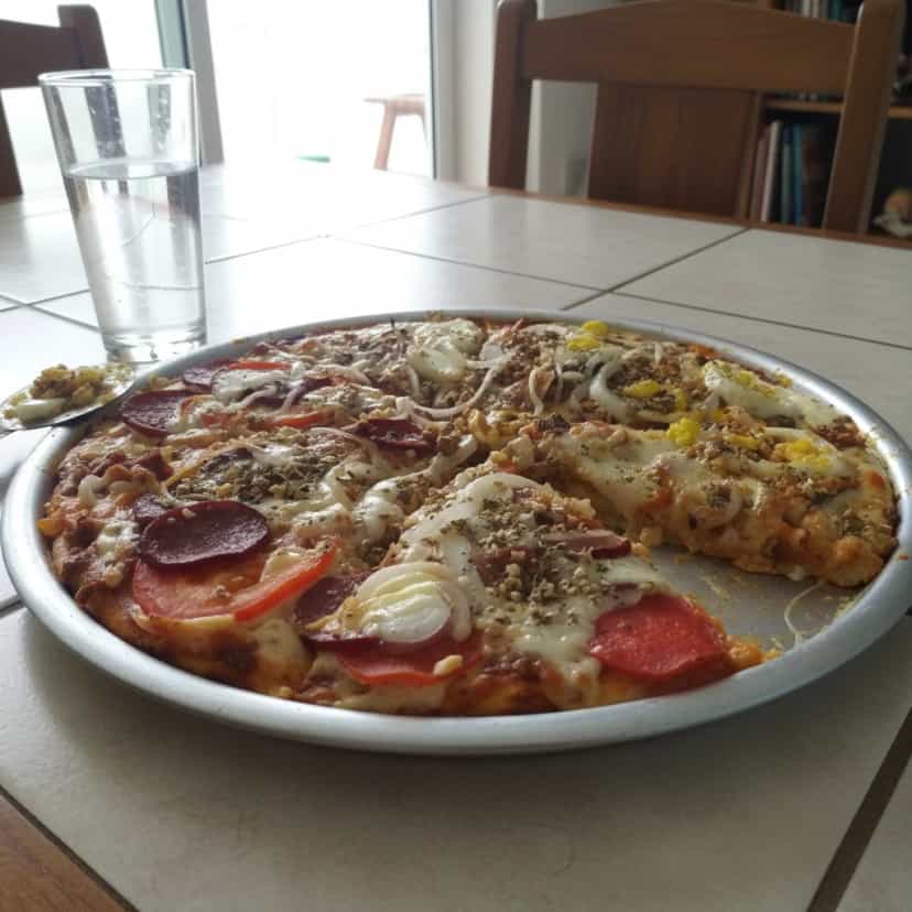 Foto deliciosa de Pizza Caipira pronta para servir - Pizzas & Salgados