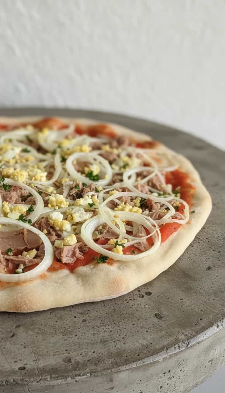Foto deliciosa de Pizza de Atum pronta para servir - Outras Receitas