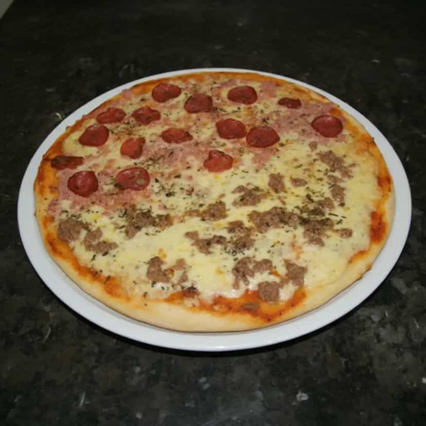 Foto deliciosa de Pizza de batata pronta para servir - Snacks Assados