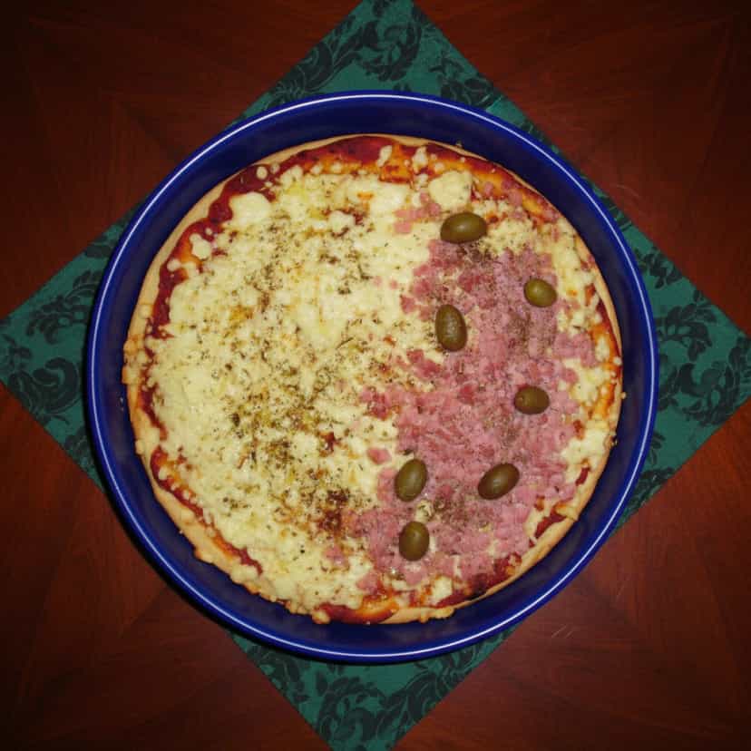 Foto deliciosa de Pizza de Liquidificador pronta para servir - Outras Receitas