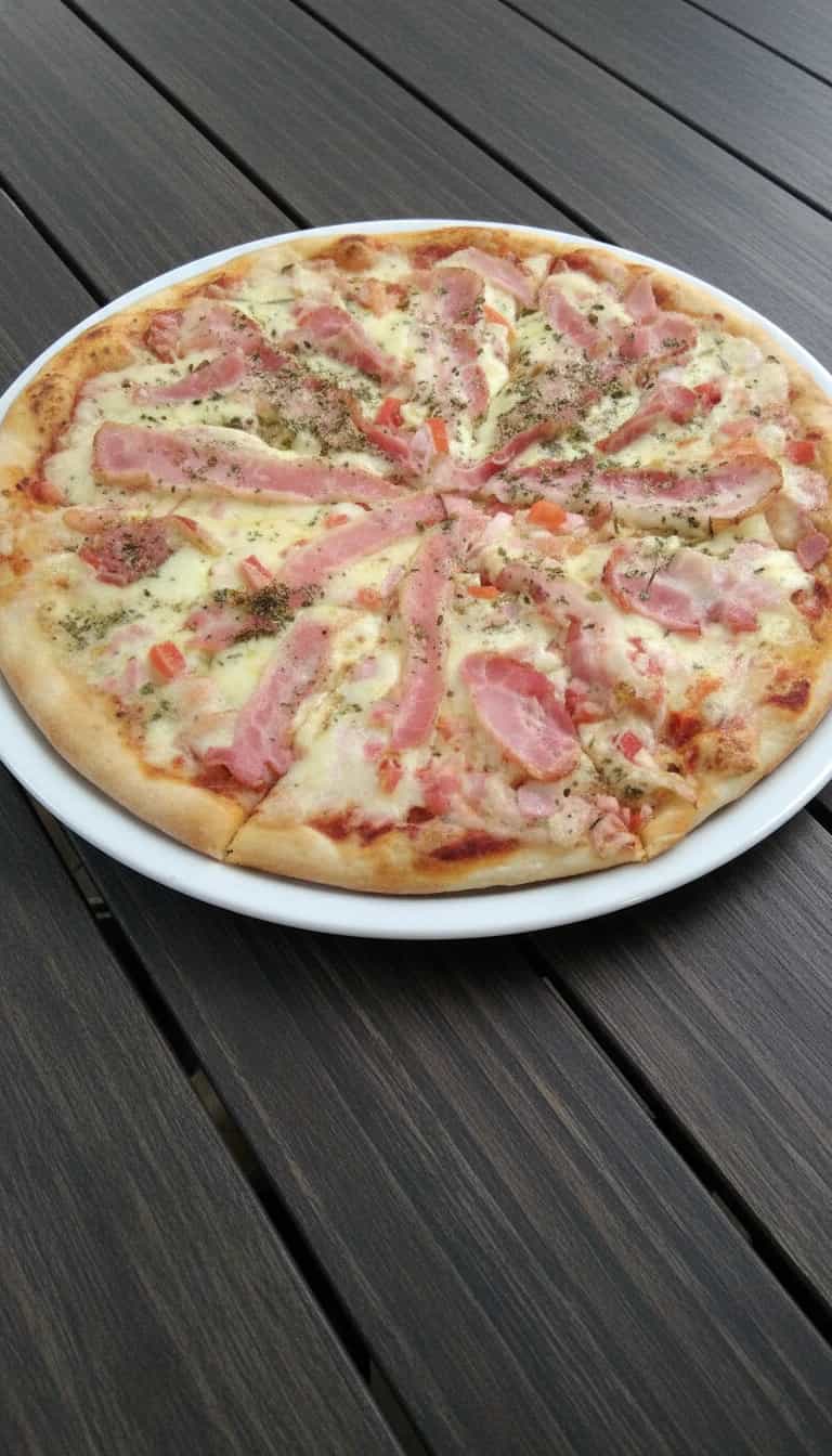 Foto deliciosa de Pizza de Presunto e Mussarela pronta para servir - Pizzas & Salgados