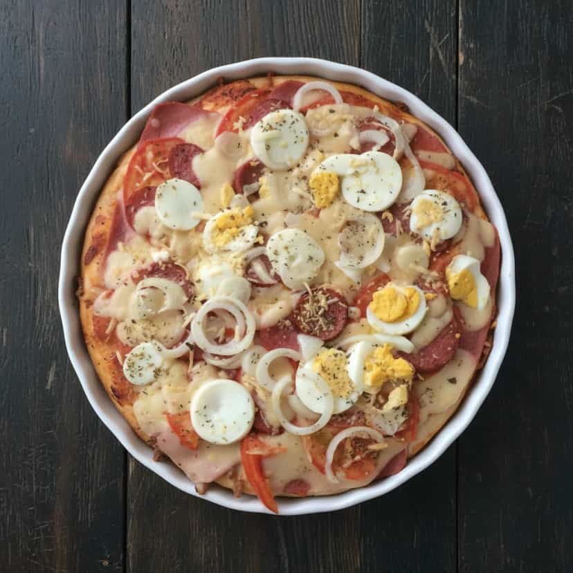 Foto deliciosa de Pizza Portuguesa e Calabresa pronta para servir - Pizzas & Salgados