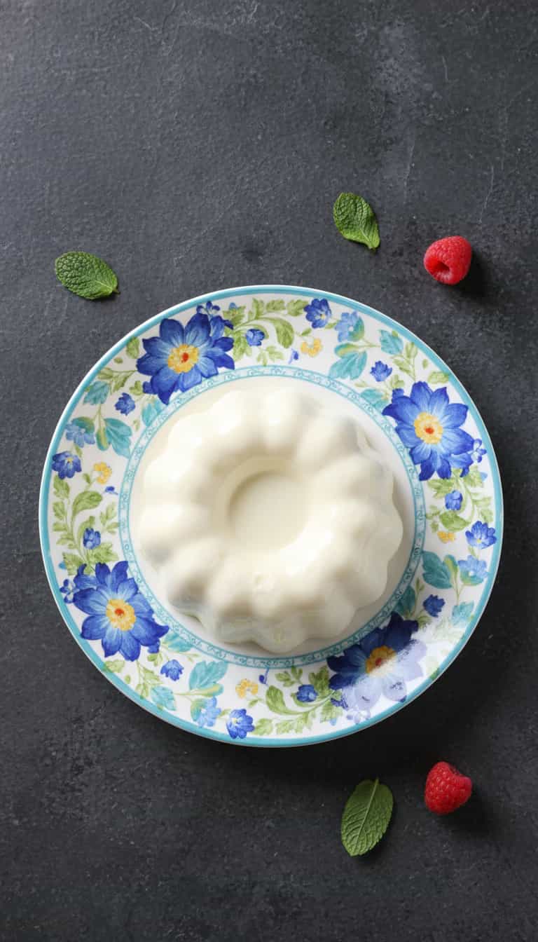 Foto deliciosa de Pudim Cremoso de Maria Mole pronta para servir - Pudins & Cremes