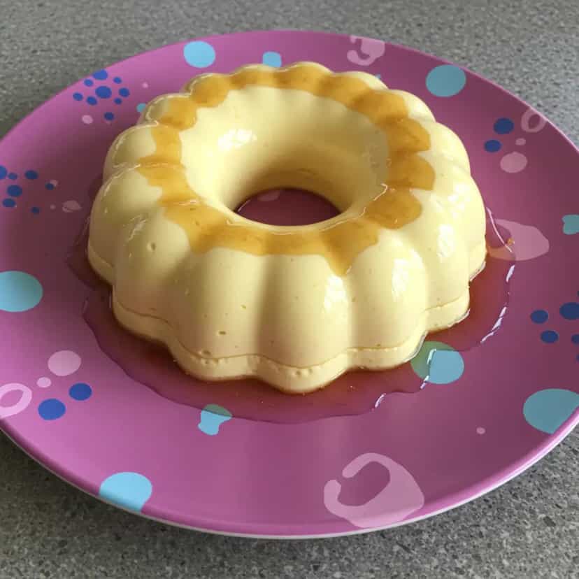 Foto deliciosa de Pudim Cremoso de Pupunha pronta para servir - Pudins & Cremes