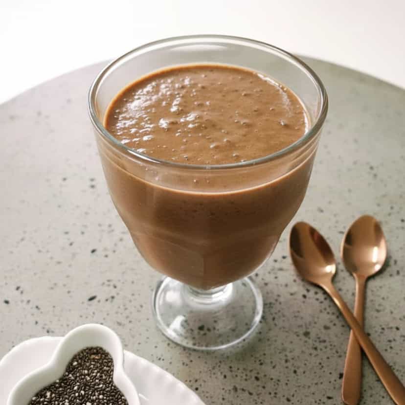 Foto deliciosa de Pudim de Chia com Cacau pronta para servir - Pudins & Cremes