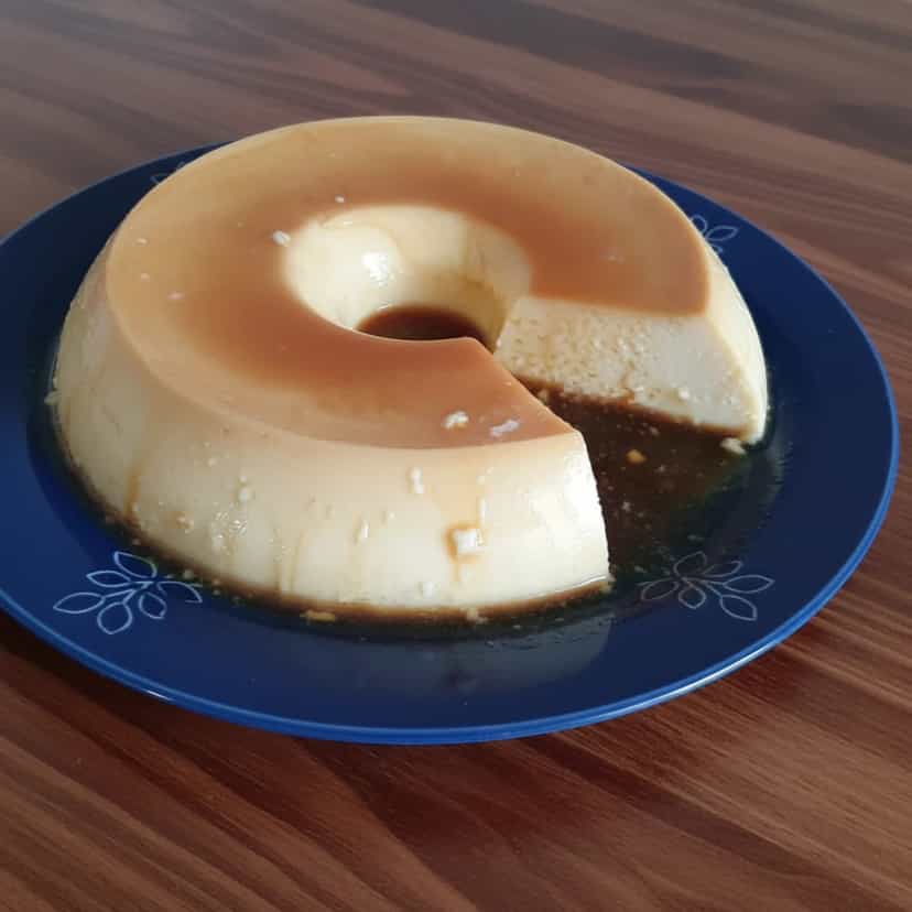 Foto deliciosa de Pudim de Leite Condensado Expresso pronta para servir - Pudins & Cremes