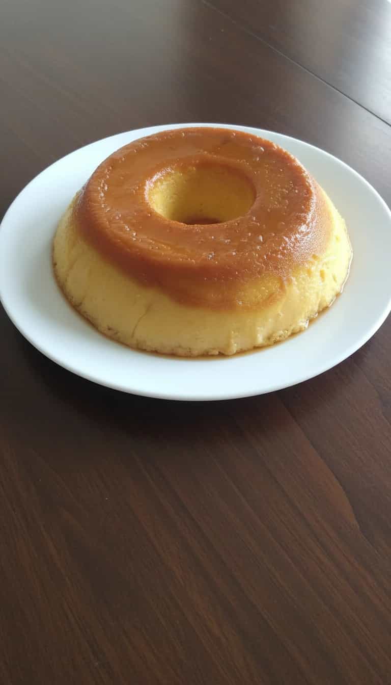 Foto deliciosa de Pudim de Pão Francês pronta para servir - Pudins & Cremes