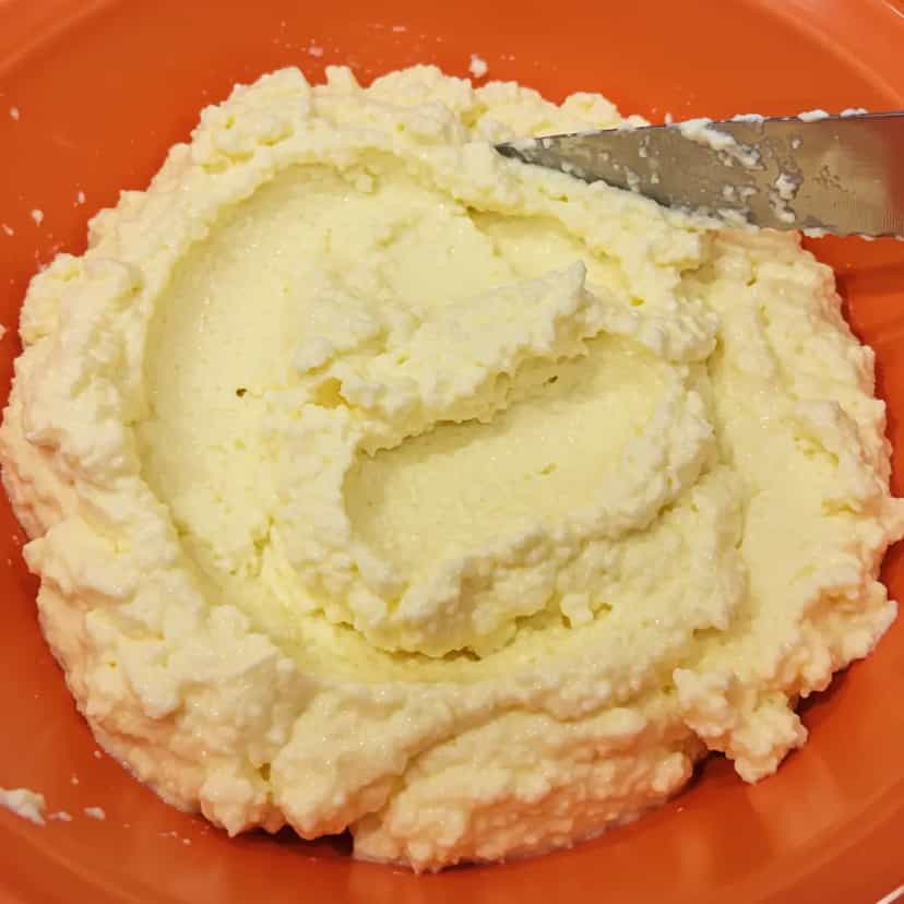 Foto deliciosa de Queijo de Manteiga Caseiro pronta para servir - Pastas & Patês