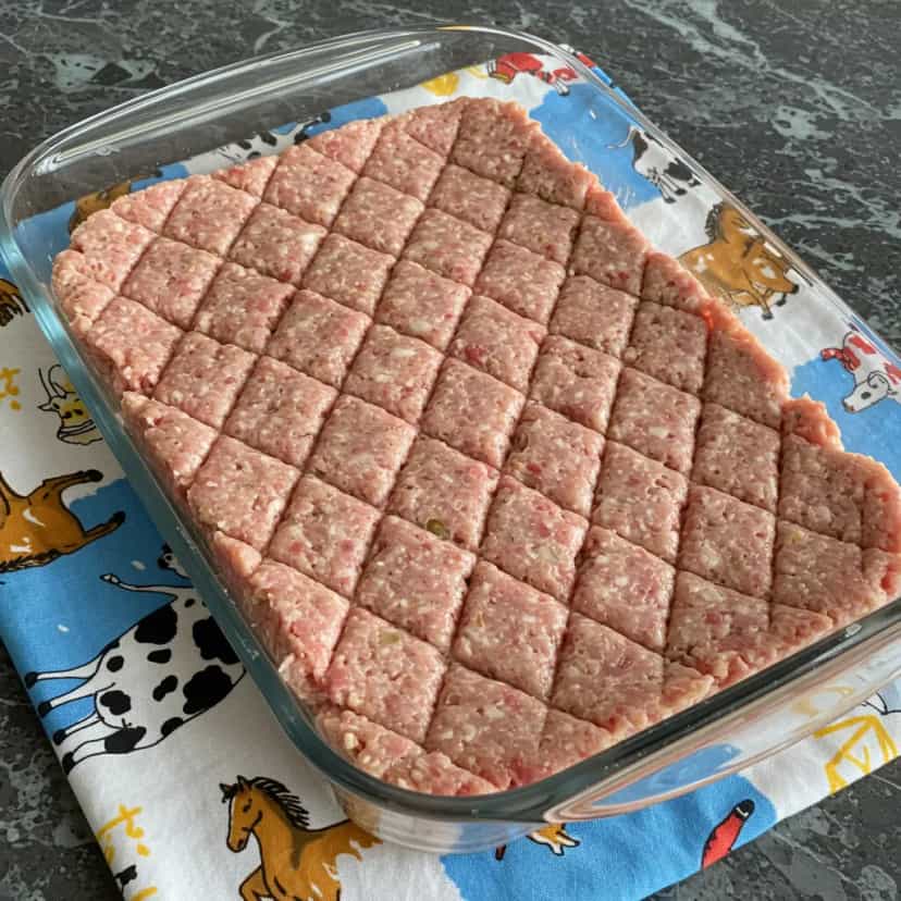 Foto deliciosa de Quibe de Bandeja com Nozes pronta para servir - Pratos Brasileiros Icônicos