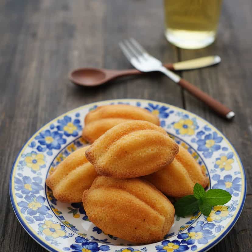 Foto deliciosa de Receita de Madeleines Caseiras pronta para servir - Outras Receitas