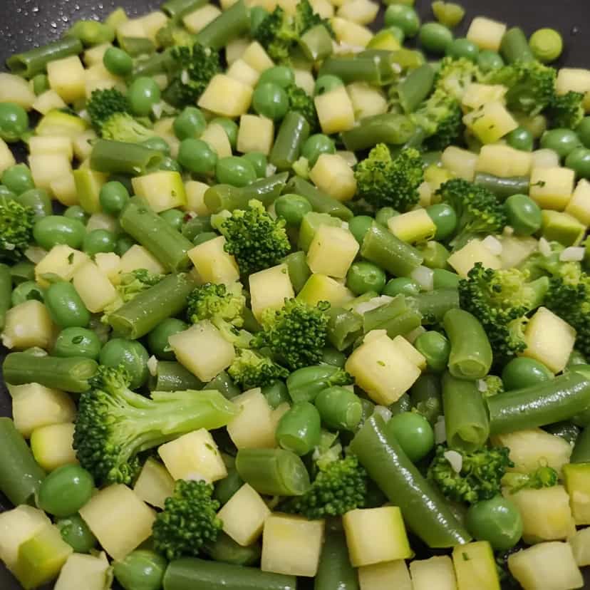Foto deliciosa de Refogado de Brócolis, Vagem e Abobrinha pronta para servir - Outras Receitas