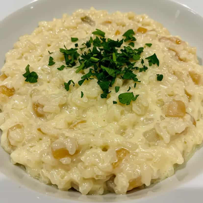 Foto deliciosa de Risoto de abobrinha e limão siciliano pronta para servir - Almoço & Jantar