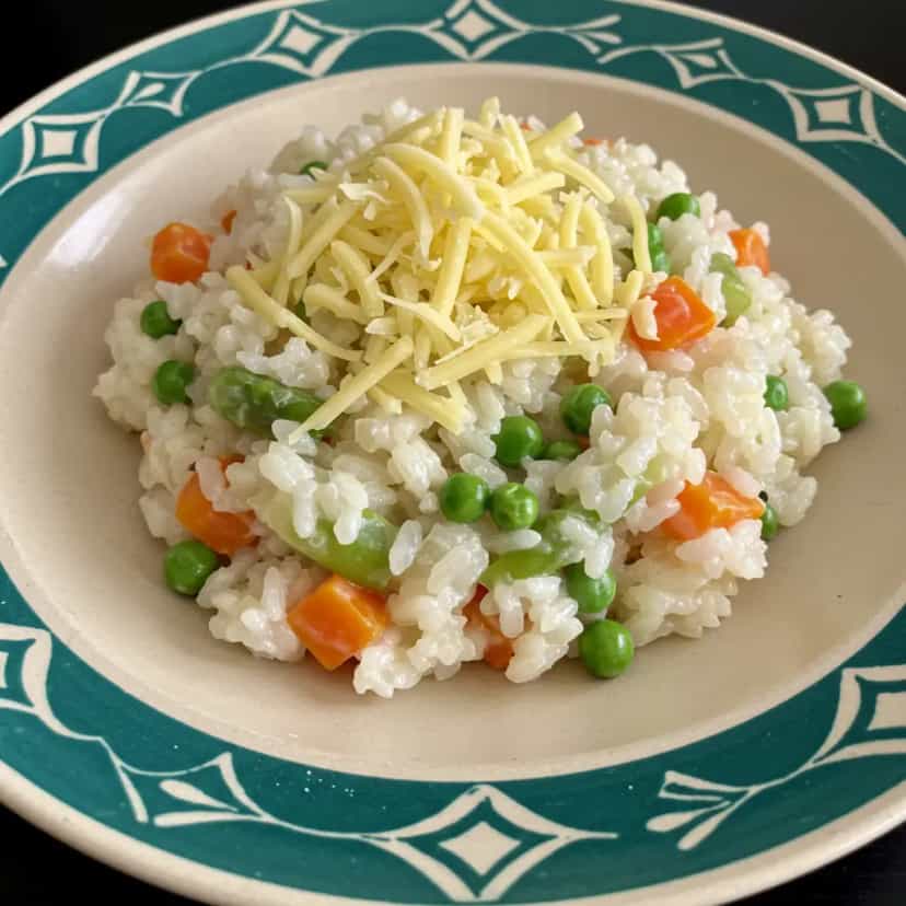 Foto deliciosa de Risoto de Três Queijos com Legumes pronta para servir - Massas & Macarrão