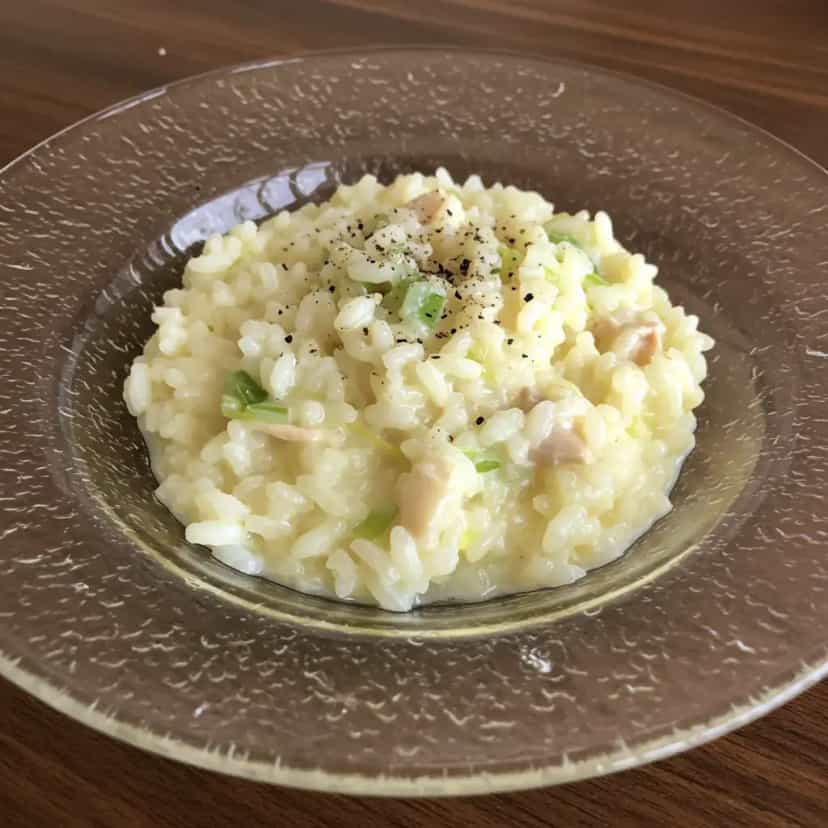 Foto deliciosa de Risotto Cremoso de Alho-Poró pronta para servir - Massas & Macarrão