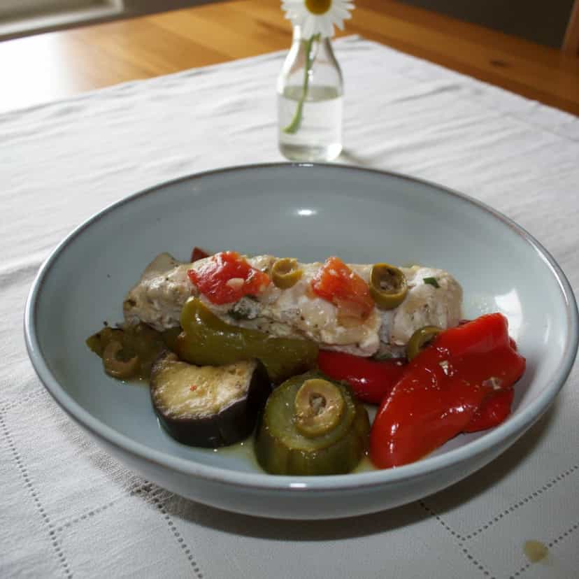 Foto deliciosa de Robalo ou Linguado assado com Legumes pronta para servir - Peixes & Frutos do Mar