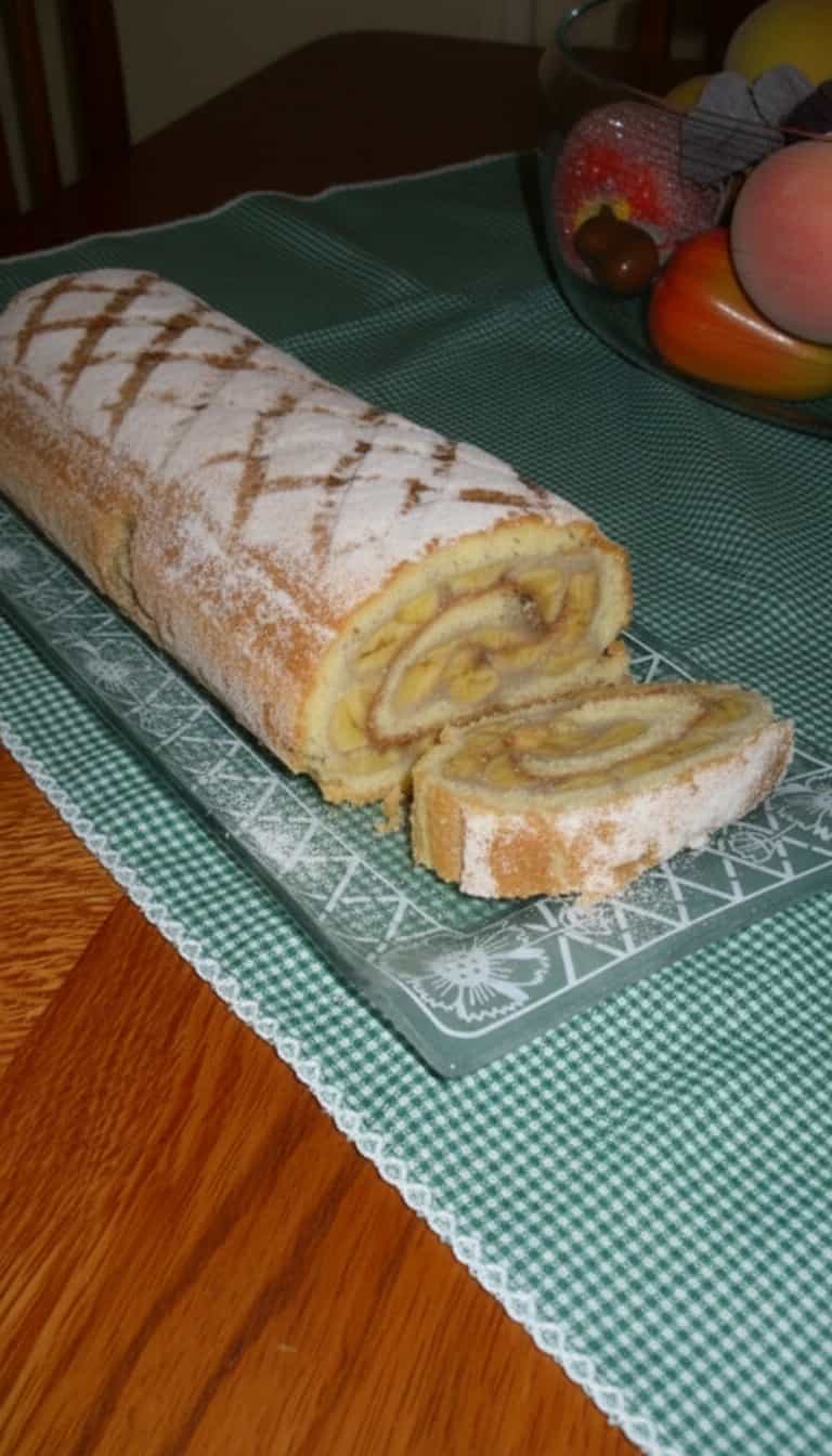 Foto deliciosa de Rocambole de banana pronta para servir - Bolos & Cupcakes