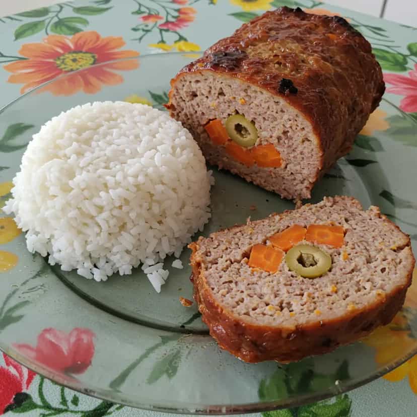 Foto deliciosa de Rocambole de Carne Moída com Aveia pronta para servir - Carnes & Frango