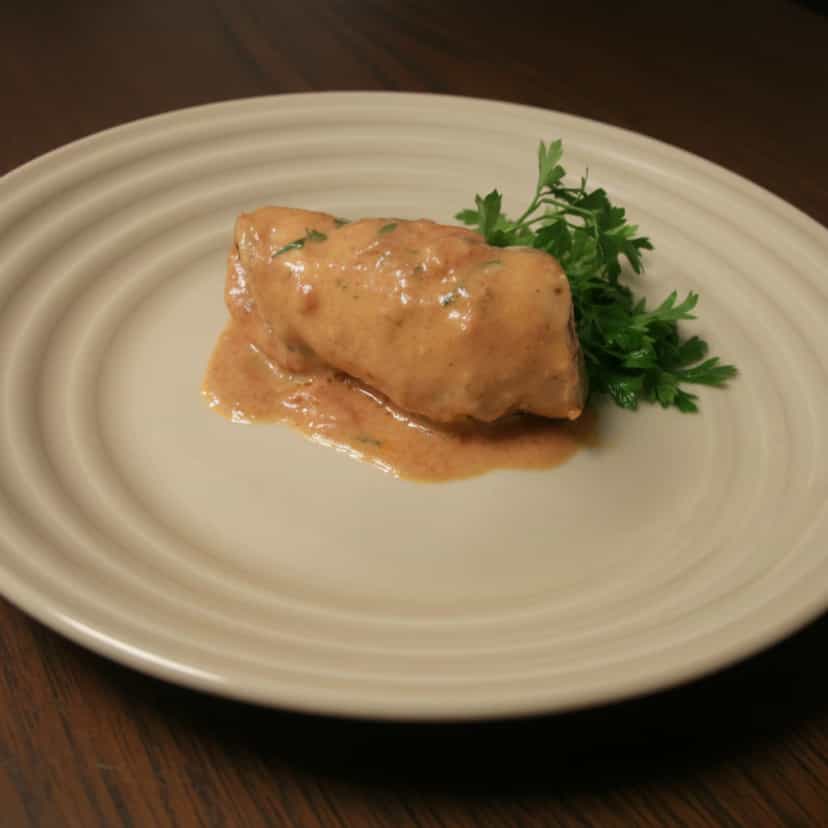 Foto deliciosa de Rolinhos de Frango ao Molho Cremoso pronta para servir - Carnes & Frango