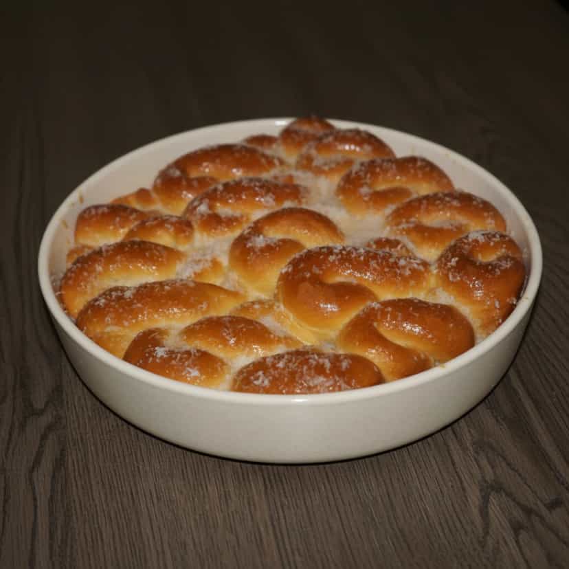Foto deliciosa de Rosca de Leite Condensado pronta para servir - Bolos & Cupcakes