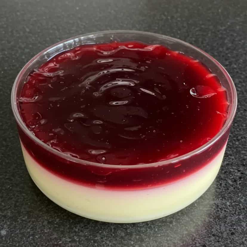 Foto deliciosa de Sagu com creme pronta para servir - Pudins & Cremes